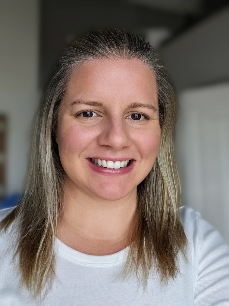 Julie, Registered Physiotherapist providing in-home care in Kitchener-Waterloo